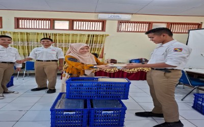 MBG 2026 SMAN 1 KENDAL dimulai hari ini!